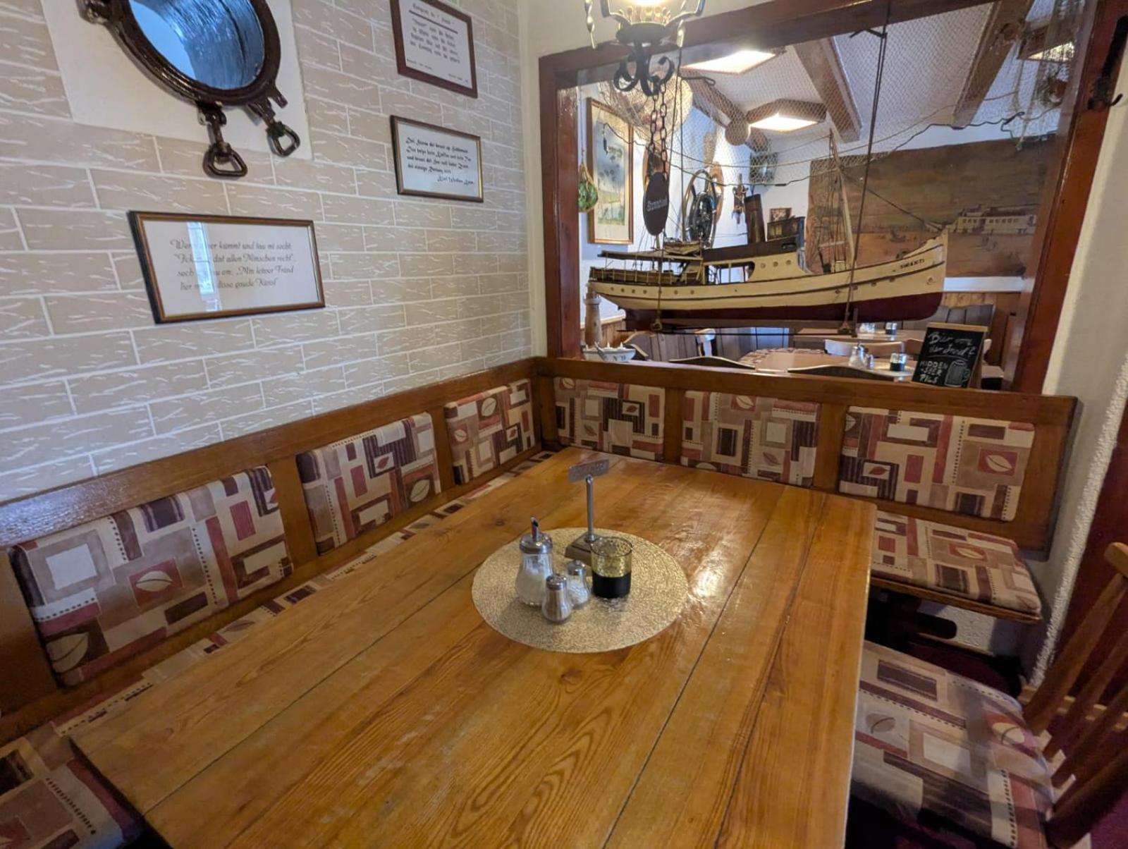 Pension & Restaurant Haus Hiddensee Клостер Экстерьер фото