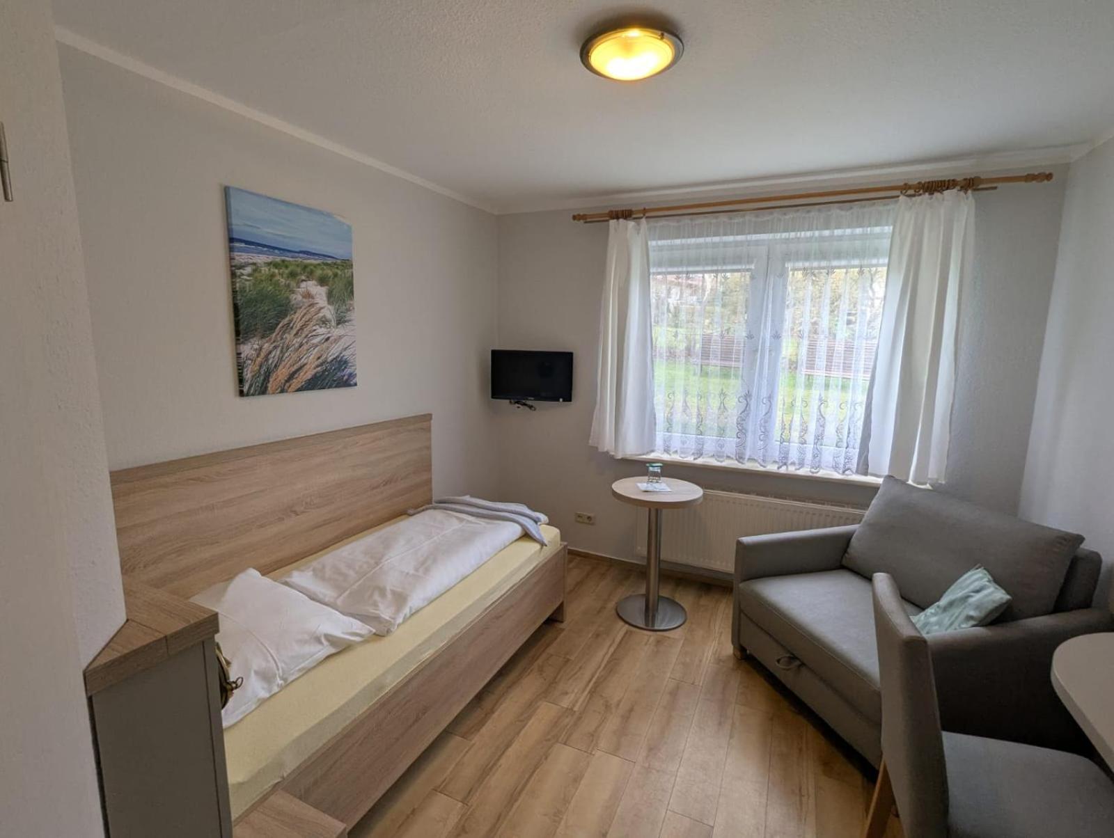 Pension & Restaurant Haus Hiddensee Клостер Экстерьер фото